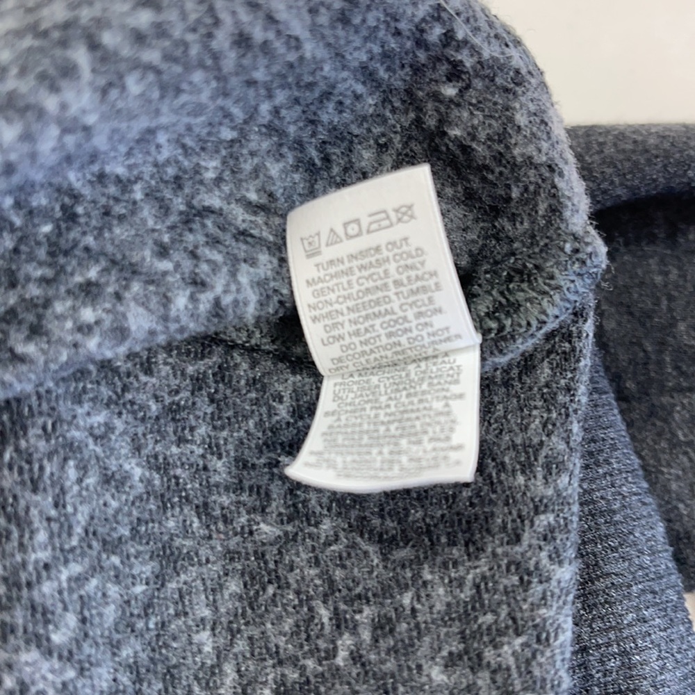 VICTORIA’S SECRET Black Pink Snowflake Cropped Hoodie Sweatshirt Size XS - Picture 10 of 10